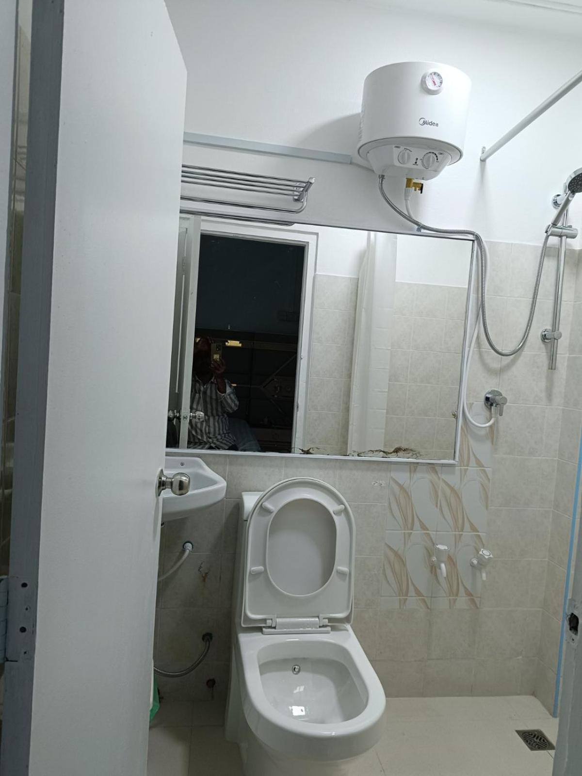 Ontrack Travel - Room Male Exterior foto