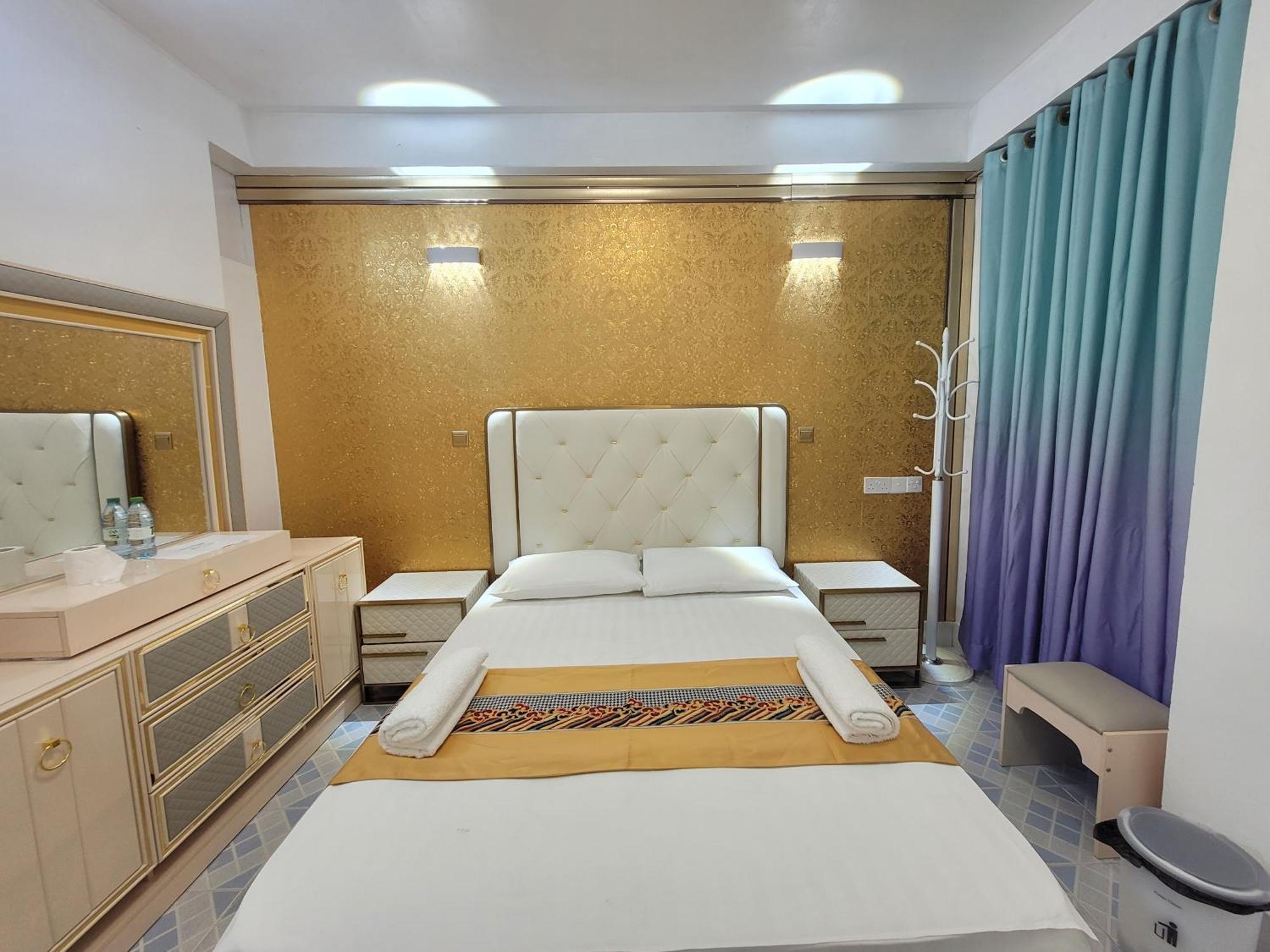 Ontrack Travel - Room Male Exterior foto