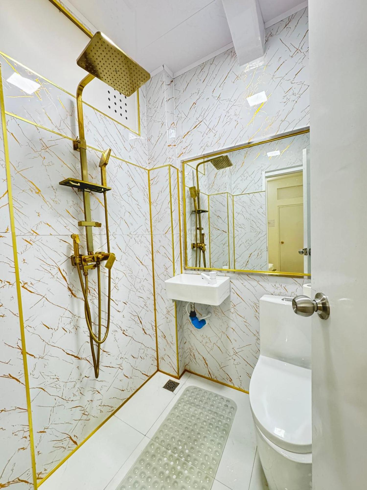 Ontrack Travel - Room Male Exterior foto